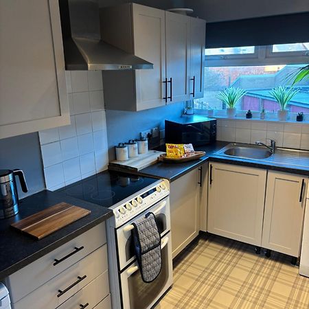 Fantastic Full 3 Bedroom Modern Apartment 벨파스트 외부 사진