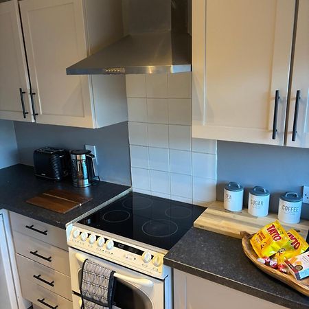Fantastic Full 3 Bedroom Modern Apartment 벨파스트 외부 사진