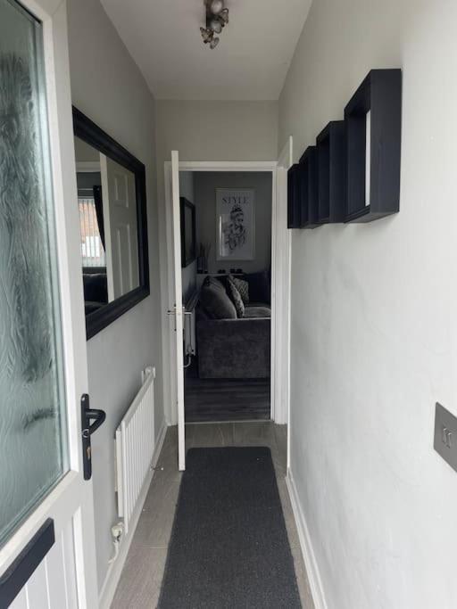Fantastic Full 3 Bedroom Modern Apartment 벨파스트 외부 사진