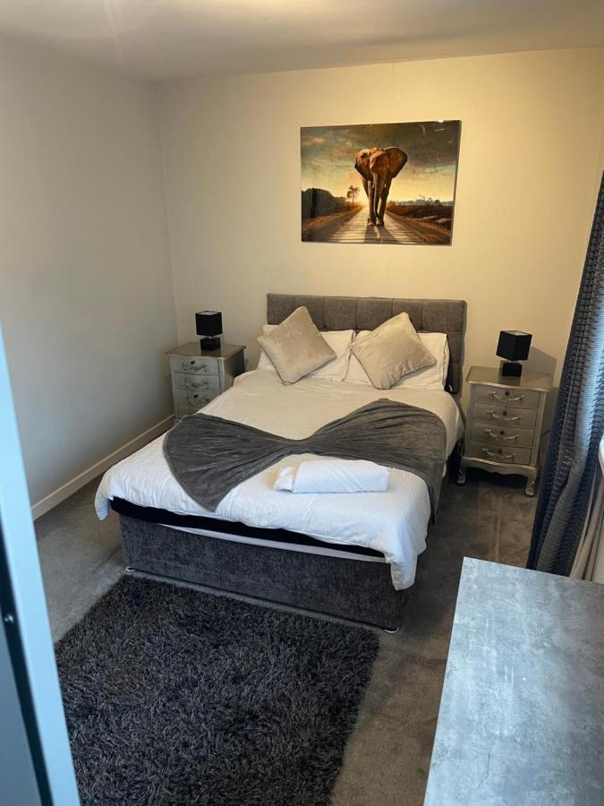 Fantastic Full 3 Bedroom Modern Apartment 벨파스트 외부 사진