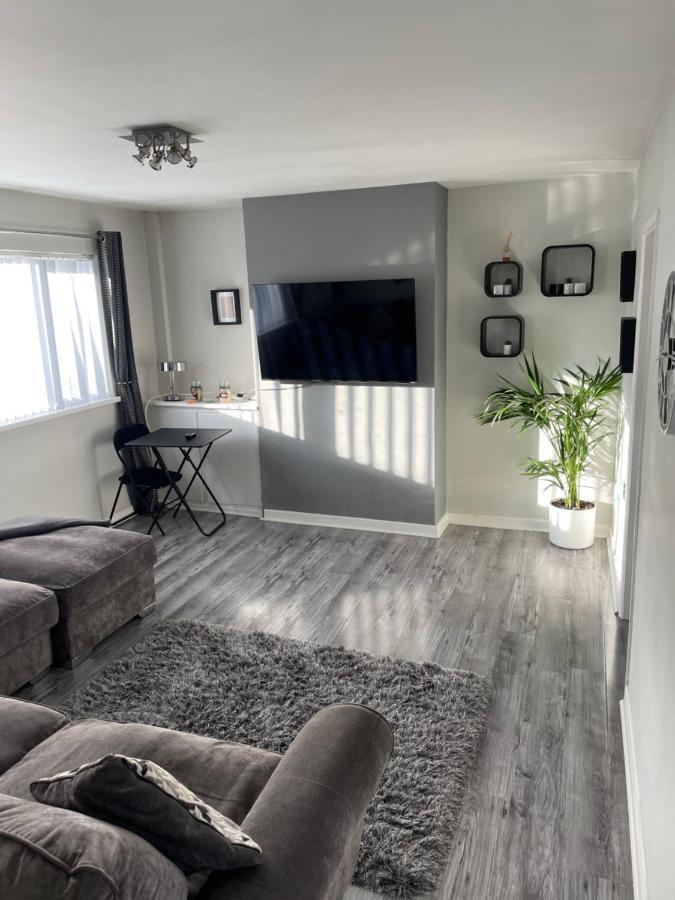 Fantastic Full 3 Bedroom Modern Apartment 벨파스트 외부 사진