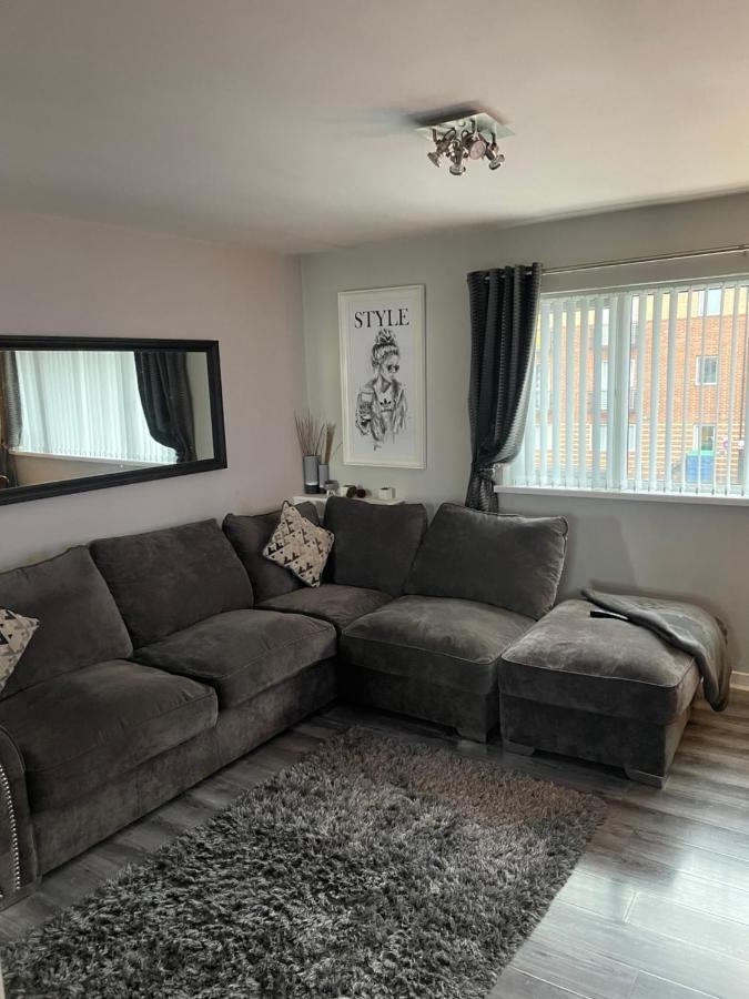 Fantastic Full 3 Bedroom Modern Apartment 벨파스트 외부 사진