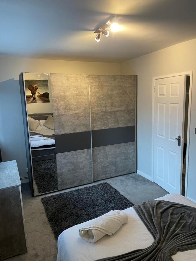 Fantastic Full 3 Bedroom Modern Apartment 벨파스트 외부 사진