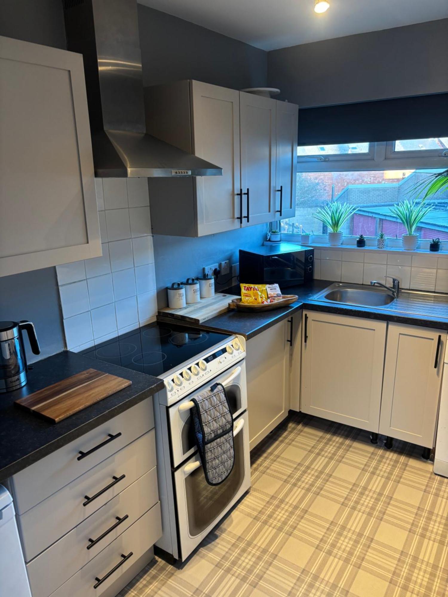 Fantastic Full 3 Bedroom Modern Apartment 벨파스트 외부 사진